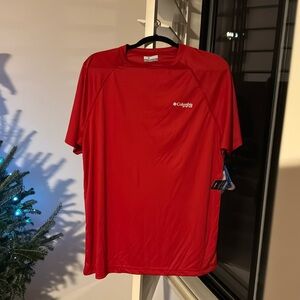 Columbia Red Water Rash Guard Shirt! 🌊